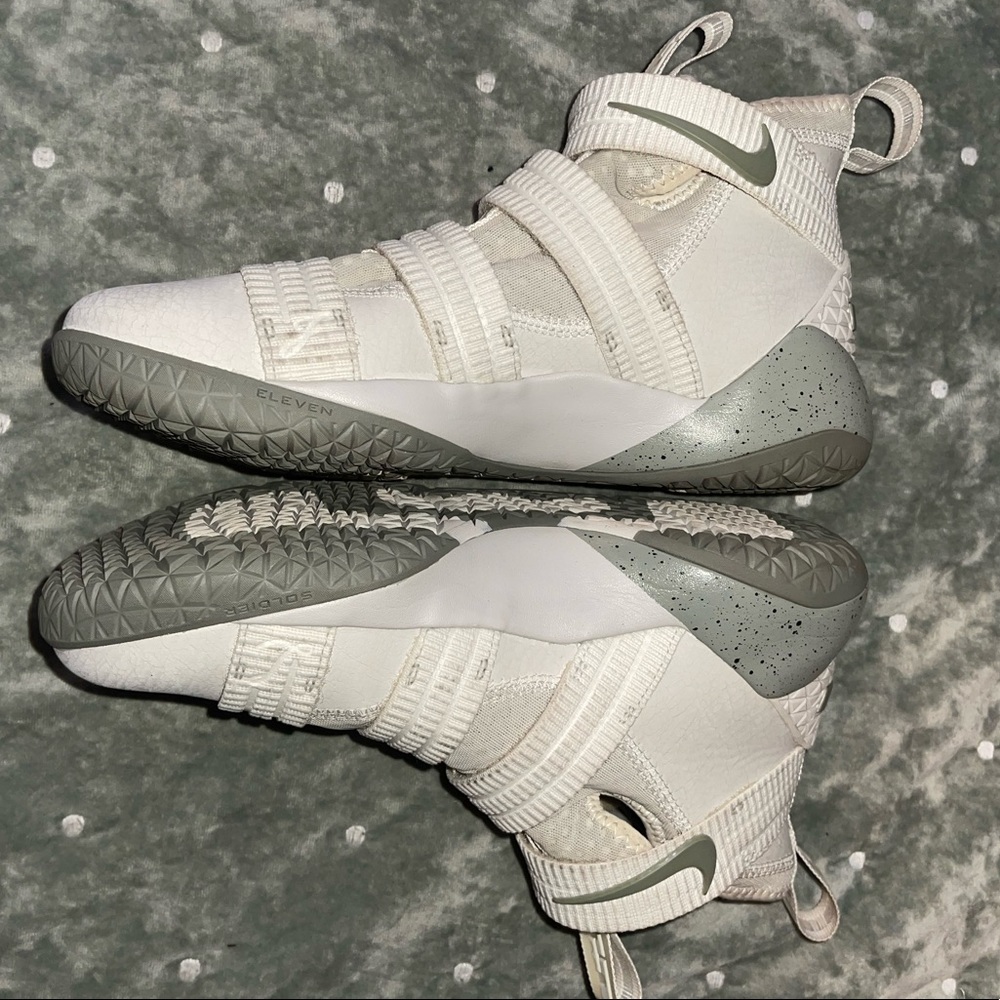 Labron soldier 11 light bone size 8